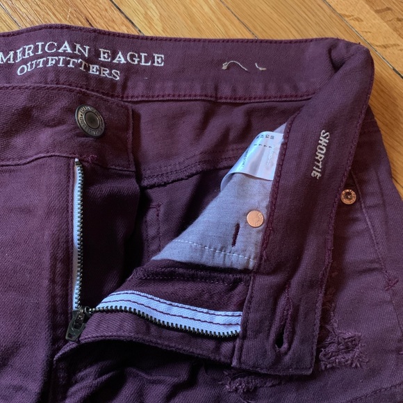 AEO Maroon "Shortie" Jean Shorts - Picture 4 of 8